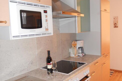 gut ausgestattete Küche