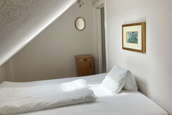 Schlafzimmer in der Dachschräge