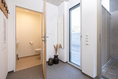 BASE 2.05 | eingangsbereich mit separatem wc