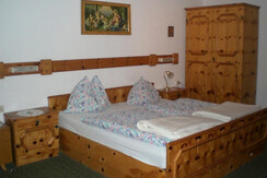 Dreibettzimmer Nr. 1-Familie-Zick-im-Naturpark-Söl