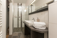 Top 1 Badezimmer 1 mit Dusche