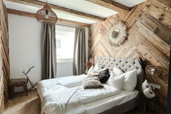 8D5040AB-C0F6-4BE2-96EB-C3EA6CB97CFD