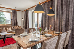 Beisammensein im exklusiven Appartement