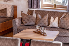 Vertraute Zweisamkeit im Luxusappartement