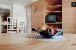 Bröcklhof Pretscherer Ess- und Wohnraum