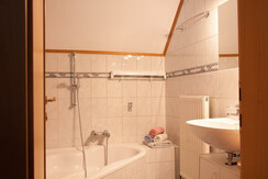 Bröcklhof - Ferienhaus Johann - Bad mit Badewanne