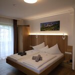 Photo of double room with shower or bathtub, WC