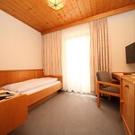 Photo of single room with shower, WC