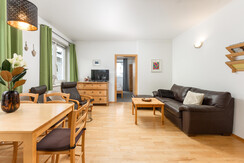 Top 8 Dining- and living area