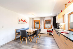 Chalet-am-See-Apartment-Haus-myNests-Aich-Schladmi