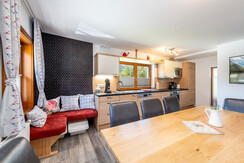 Chalet-am-See-Apartment-Haus-myNests-Aich-Schladmi