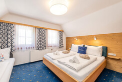 Chalet-am-See-Apartment-Haus-myNests-Aich-Schladmi