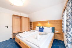 Chalet-am-See-Apartment-Haus-myNests-Aich-Schladmi