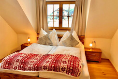 Chalet Mama, Gaubenzimmer, Doppelbett