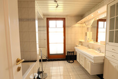 Bathroom top floor 3U5A7596