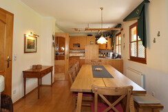 Kitchen table mid floor 3U5A7492