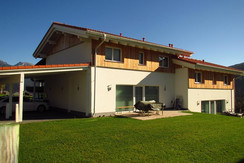 Sommerbild mit Garten