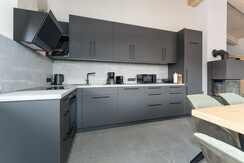 Voll ausgestattete Küche