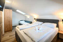 Club House Top 1 - Cozy bedroom