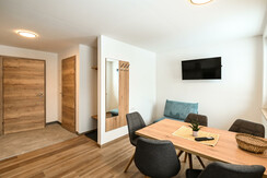 Club House Top 2 - Entrance & dining area