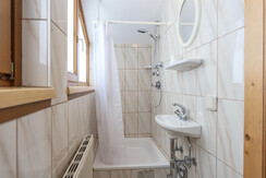 Top 4 Bathroom 2 with shower