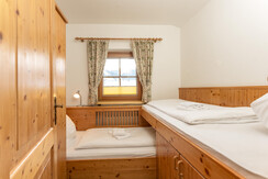 Top 4 bedrooms with 2 single beds