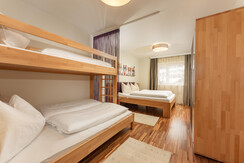 Bedroom 2 with bunk bed Top 4