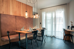 Großer Esstisch für Familienauszeit