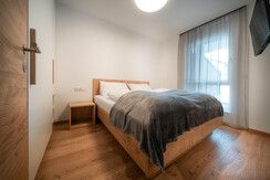 Master bedroom en-suite bathroom