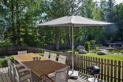 DorfinderStadt-Chalet-Teichblick-Terrasse