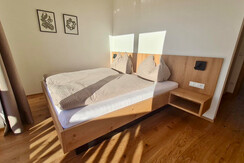 6da09415-5e4b-4b9a-b5c3-bd850aa69482