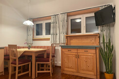 App 6 Sitzecke und Kücheninsel