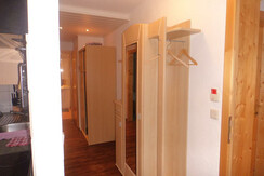 Vorraum mit Garderobe