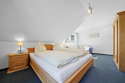 Bett und Couchecke Kuschelzimmer 3