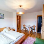 Photo of double room with shower, WC