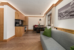 Kitchen & dining table Top 3