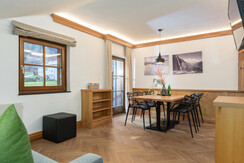 Dining table in Top 5