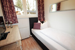 Bedroom 4 with single bed