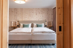 Room Pictures_Room_E_ZSU_1