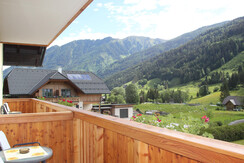 Balkon mit Sitzmöglichkeit