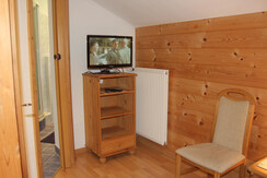 Einzelzimmer im 2 Stock mit TV, Du/WC