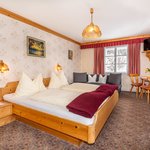 obrázek Třílůžkový pokoj, sprcha nebo vana, WC, 2 místnosti na spaní