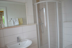 Dusche Zimmer 1