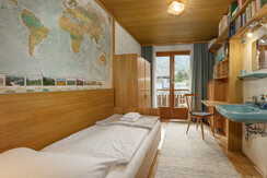 Einzelzimmer mit Waschbecken