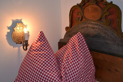 Schlafzimmer 1
