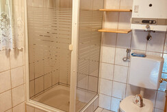 Dusche und WC