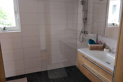Ferienwohnung Alpenblick_Bad mit Dusche