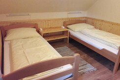 Schlafzimmer (2 Einzelbetten)