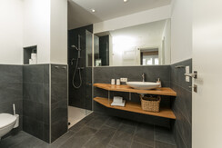 Top 1 Masterroom bathroom