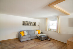 Wohnbereich mit Schlafcouch für 1-2 Personen